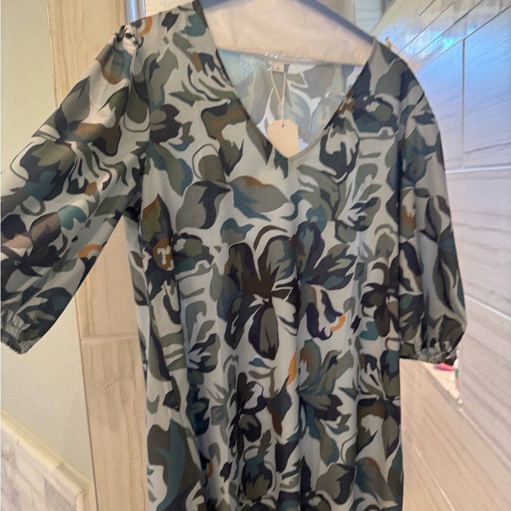 Floral V-Neck Blouse